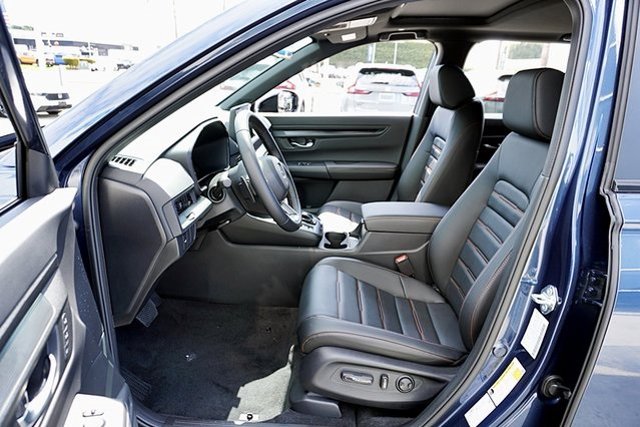 2026 Honda CR-V Hybrid Sport-L Image 13 of 41