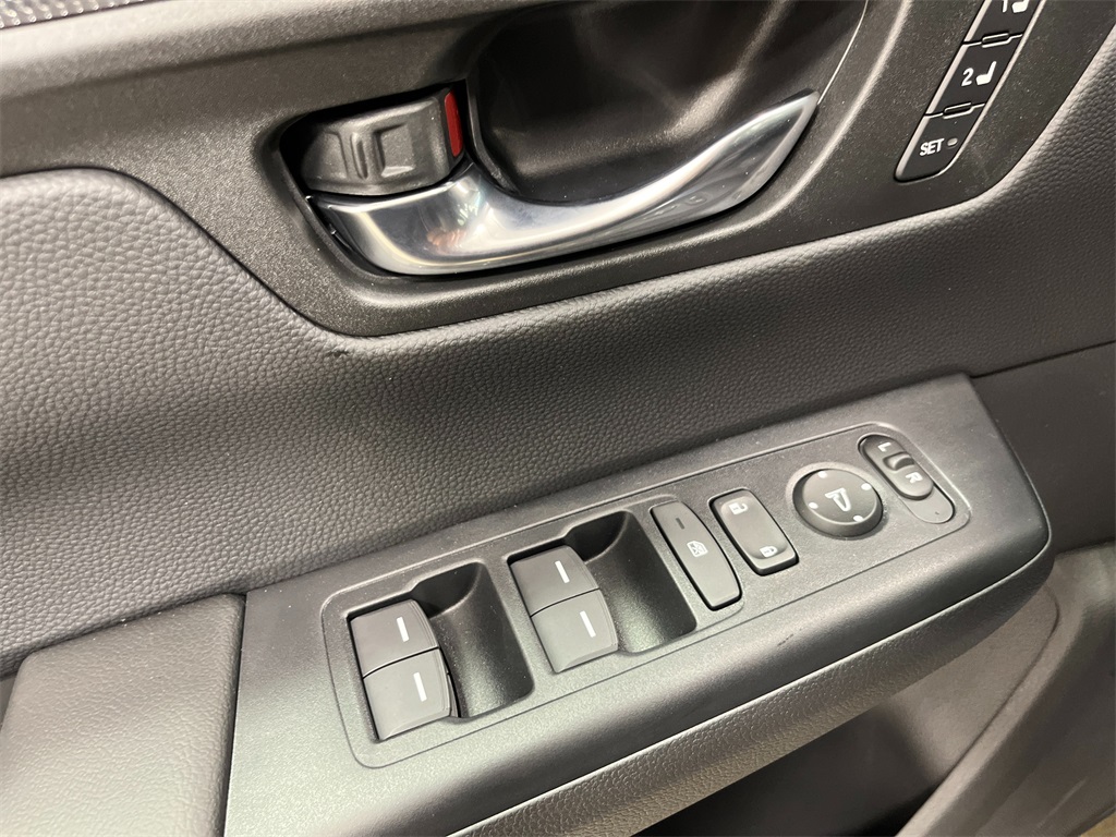 2026 Honda CR-V Hybrid Sport-L Image 21 of 29