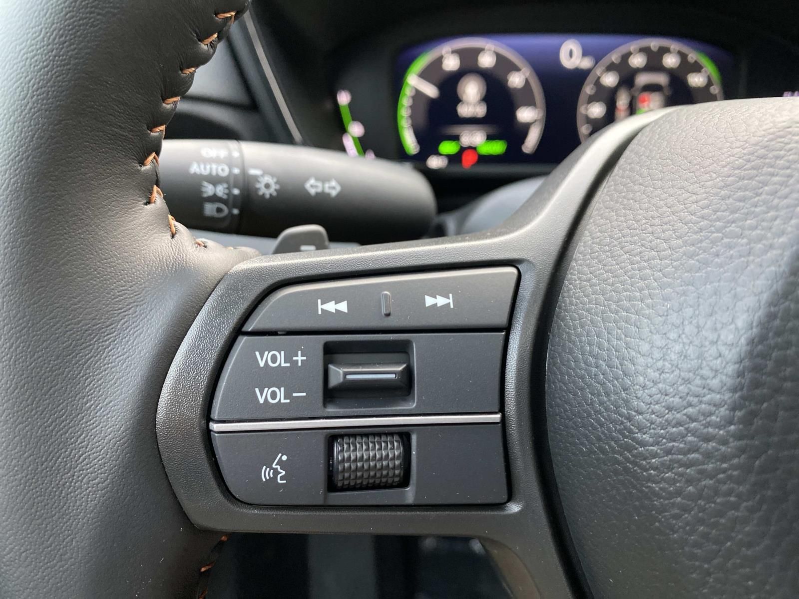 2026 Honda CR-V Hybrid Sport-L Image 10 of 14