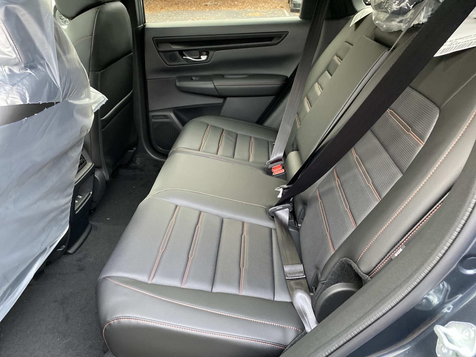 2026 Honda CR-V Hybrid Sport-L Image 5 of 14