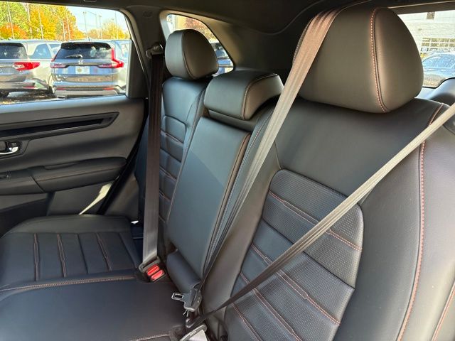 2026 Honda CR-V Hybrid Sport-L Image 11 of 31