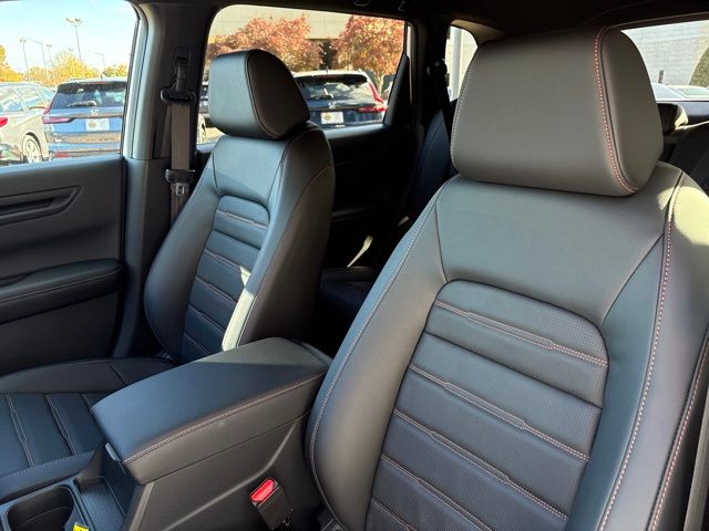 2026 Honda CR-V Hybrid Sport-L Image 13 of 31