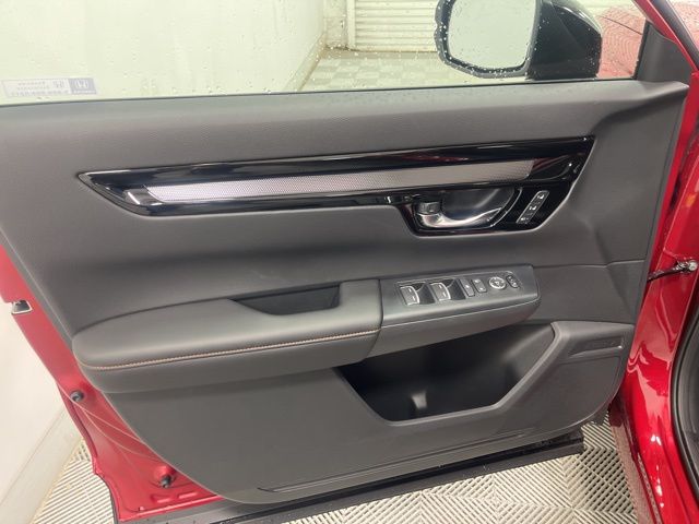 2026 Honda CR-V Hybrid Sport Touring Image 14 of 17