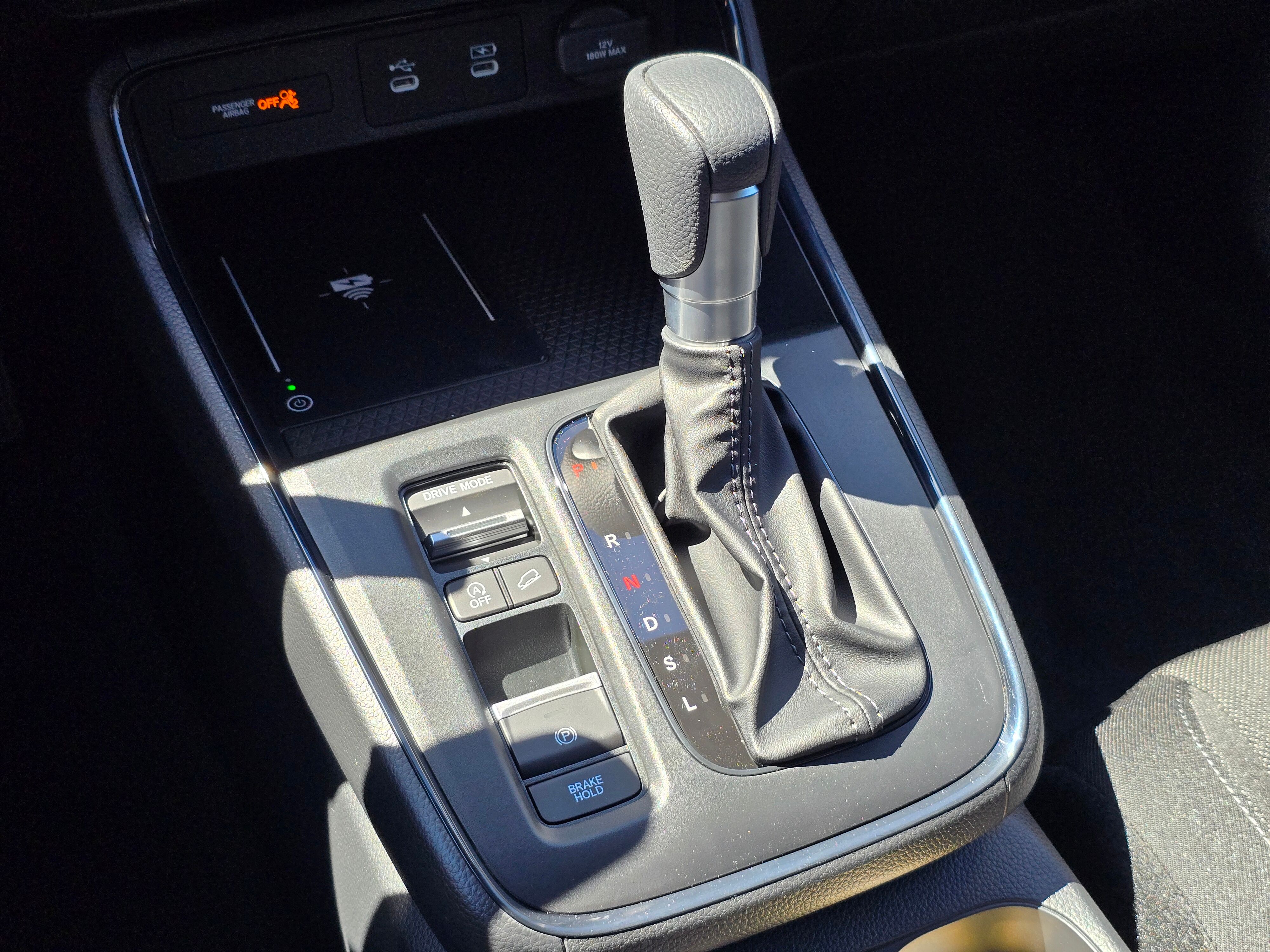 Vehicle image 19 of 25