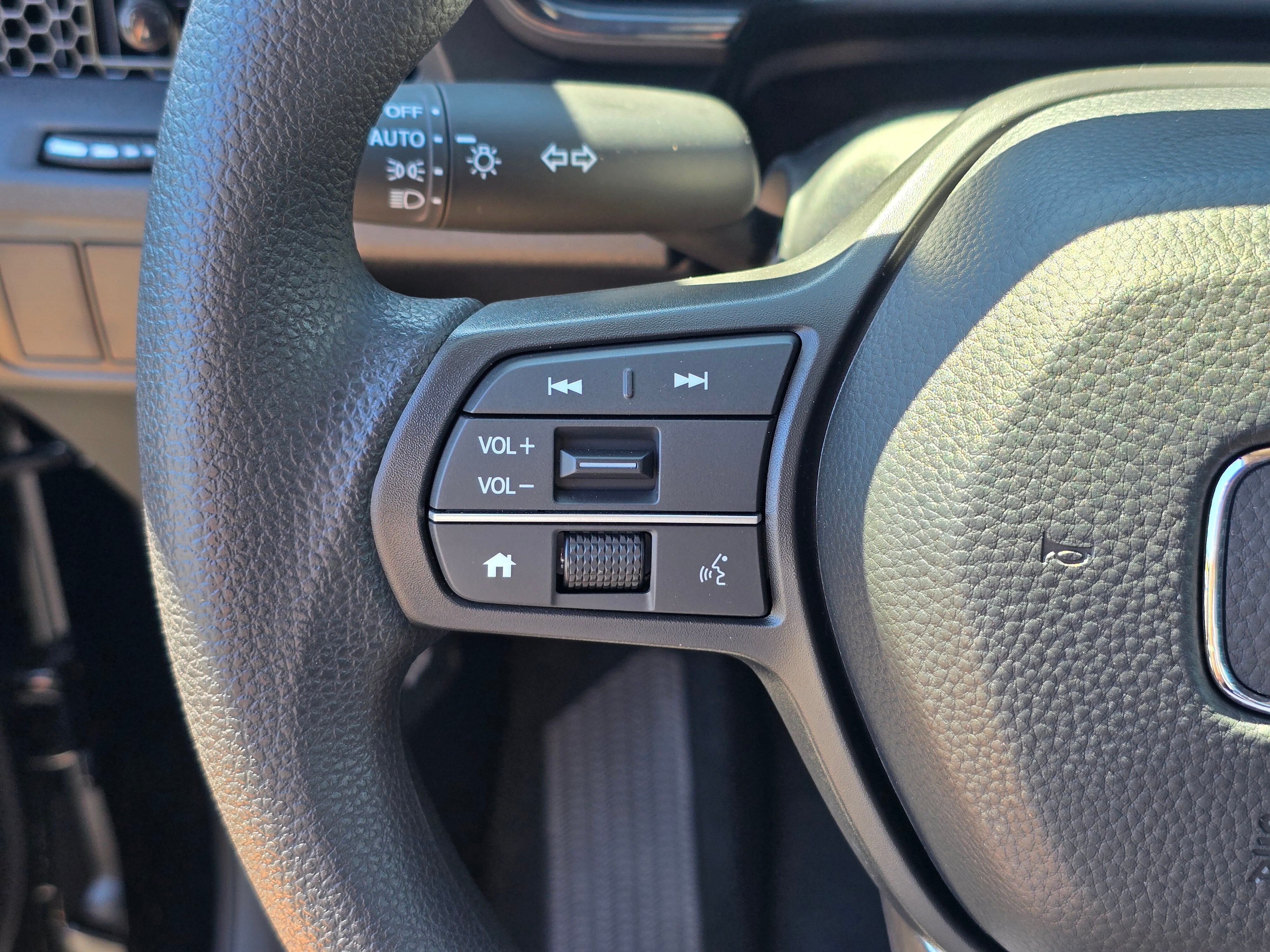 Vehicle image 22 of 25