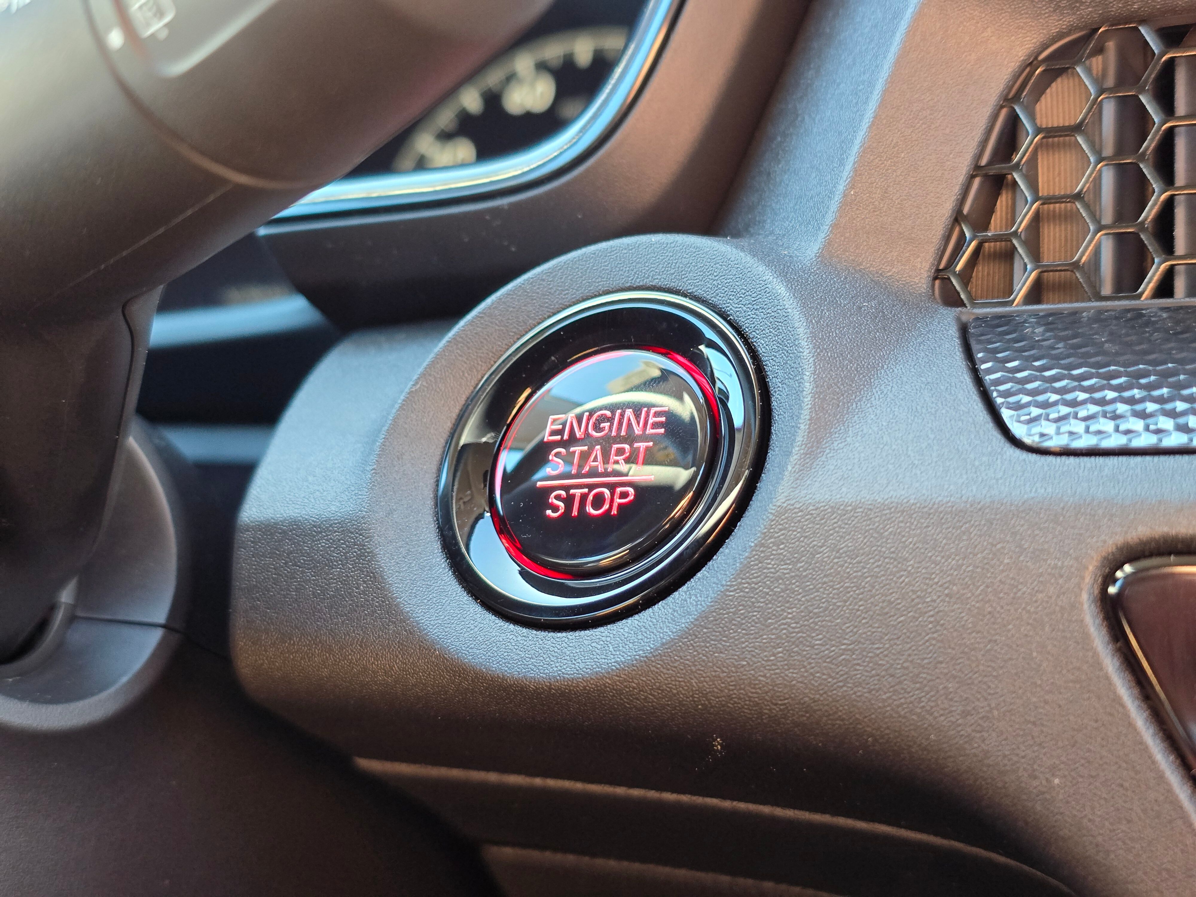 Vehicle image 24 of 25