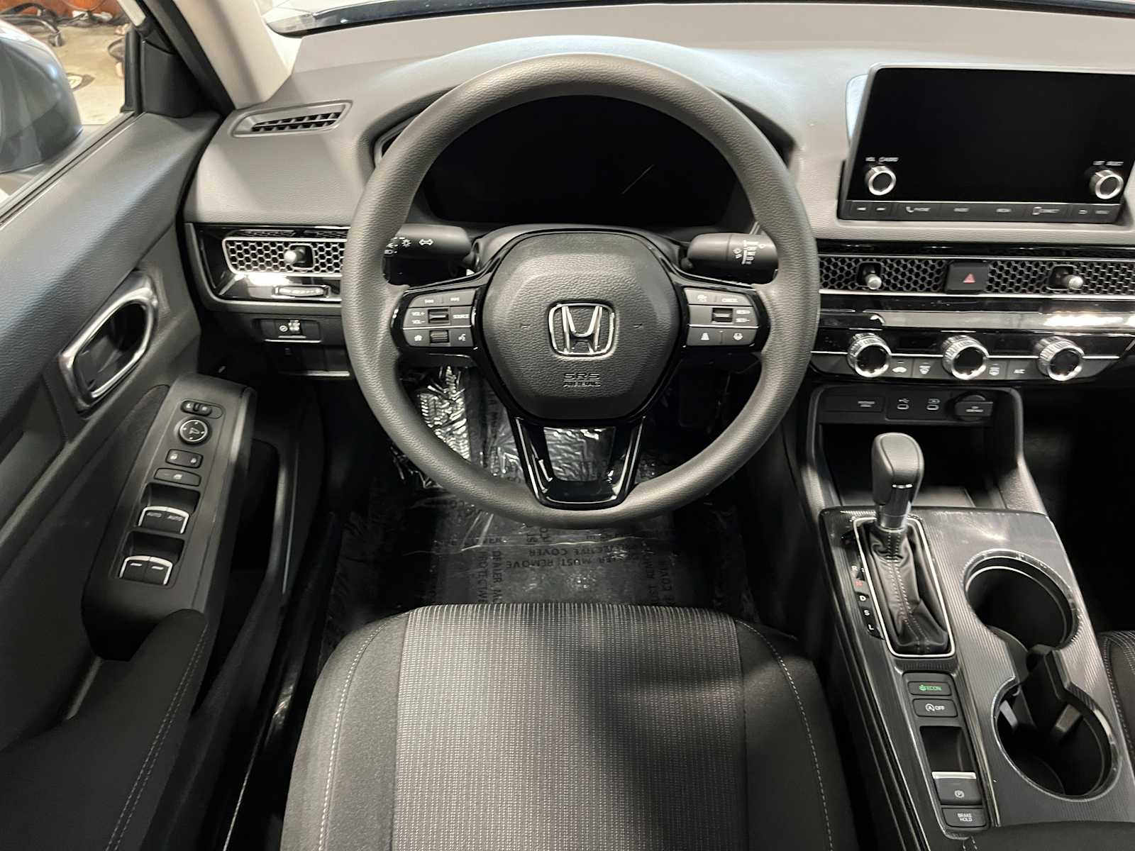 Vehicle image 16 of 23
