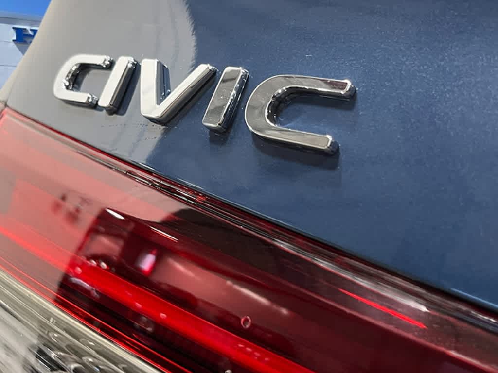 Vehicle image 22 of 23