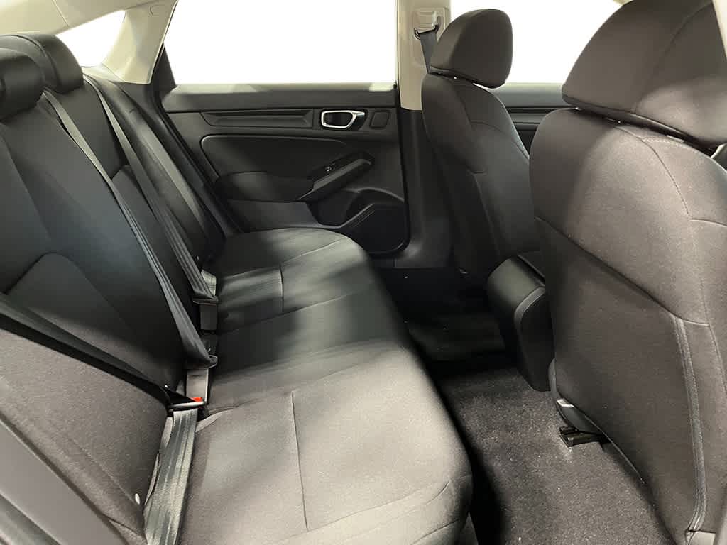 Vehicle image 11 of 23