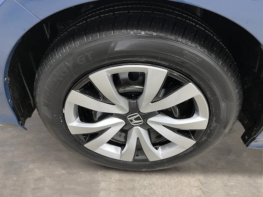 Vehicle image 10 of 23
