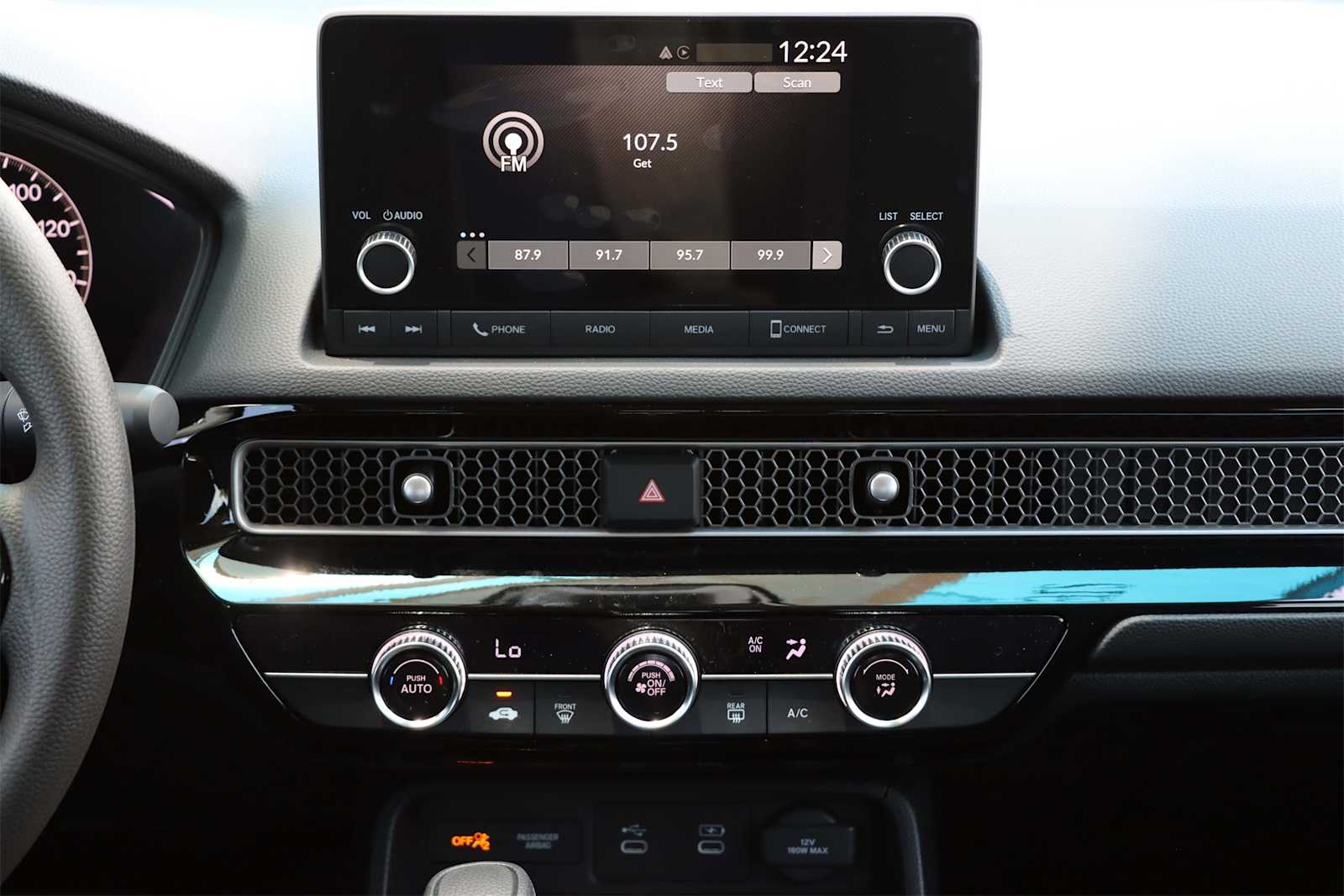 Vehicle image 16 of 21