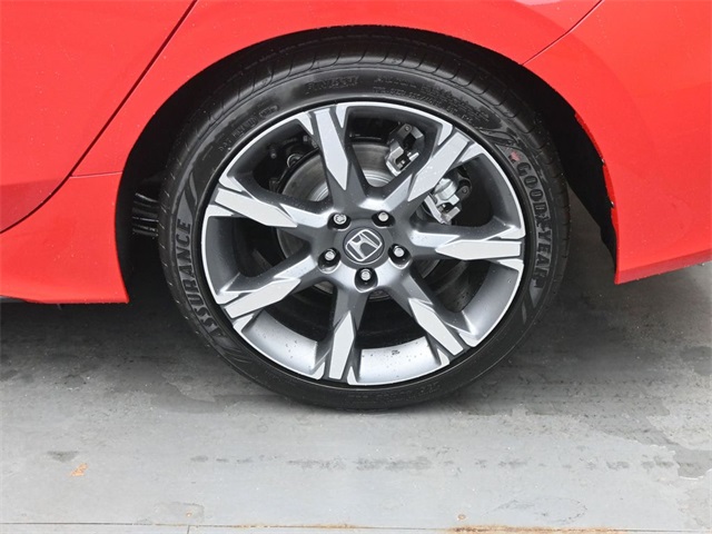 2026 Honda Civic Hatchback Hybrid Sport Touring Image 32 of 57