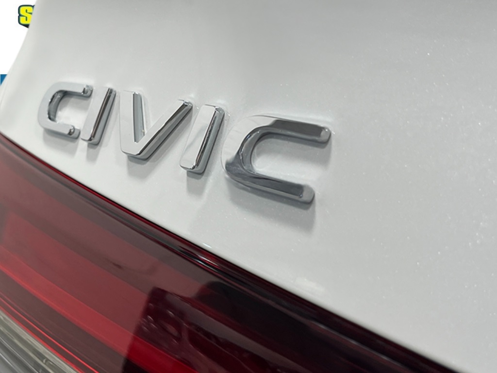 Vehicle image 20 of 21