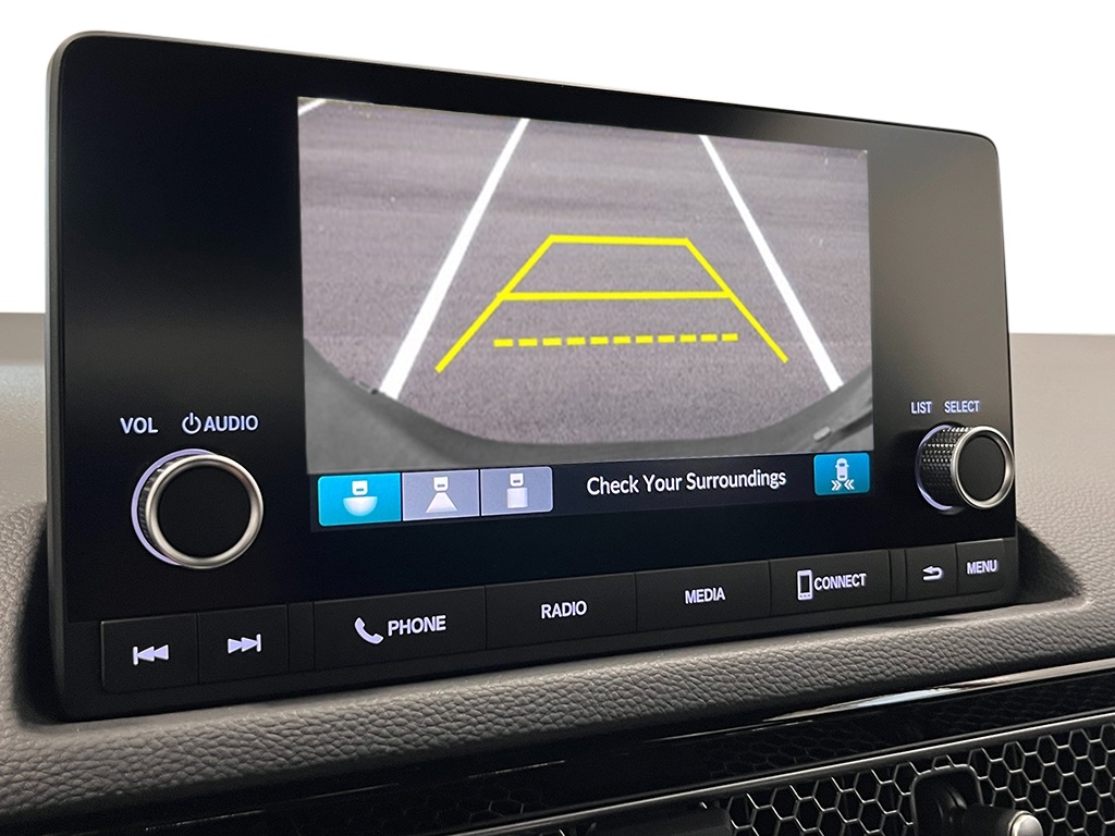Vehicle image 15 of 21