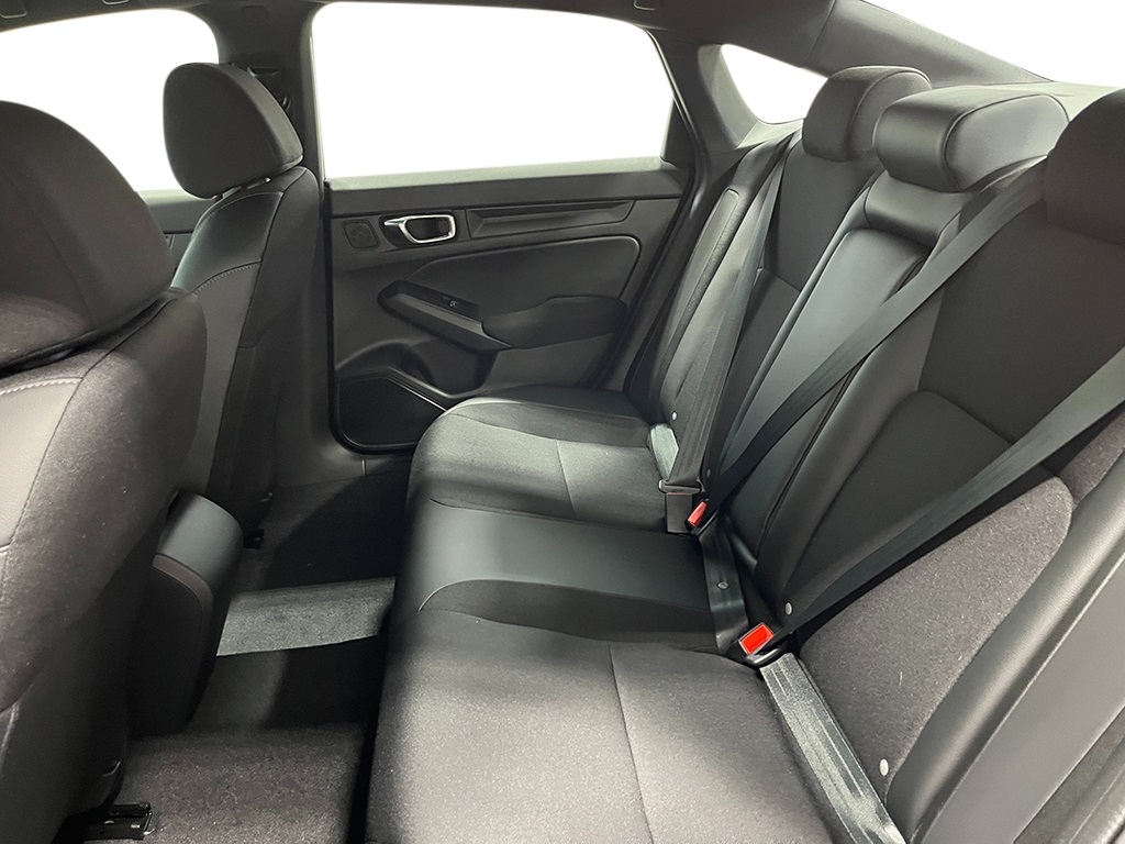 Vehicle image 10 of 21
