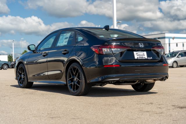 Vehicle image 6 of 33
