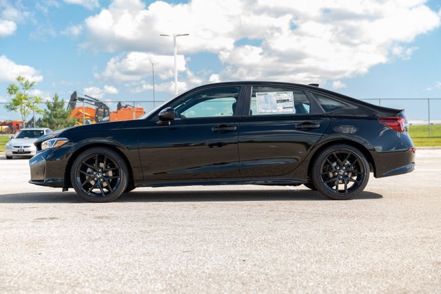 Vehicle image 8 of 33