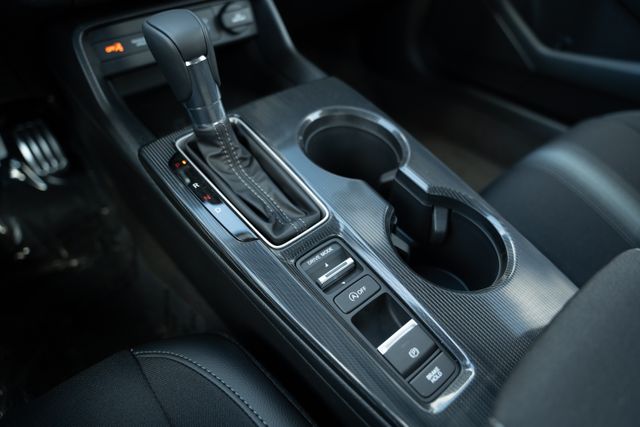 Vehicle image 23 of 33