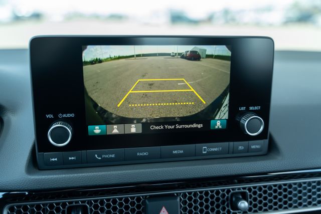 Vehicle image 21 of 33