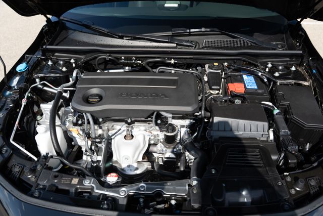 Vehicle image 9 of 33