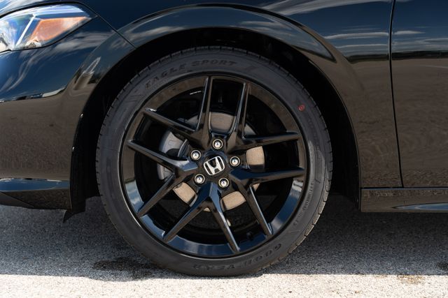 Vehicle image 11 of 33