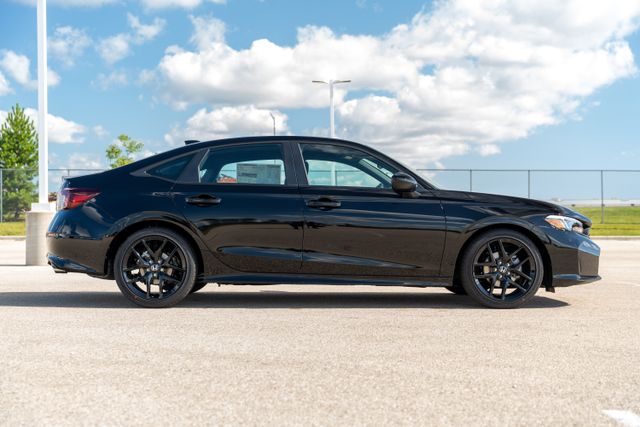 Vehicle image 4 of 33