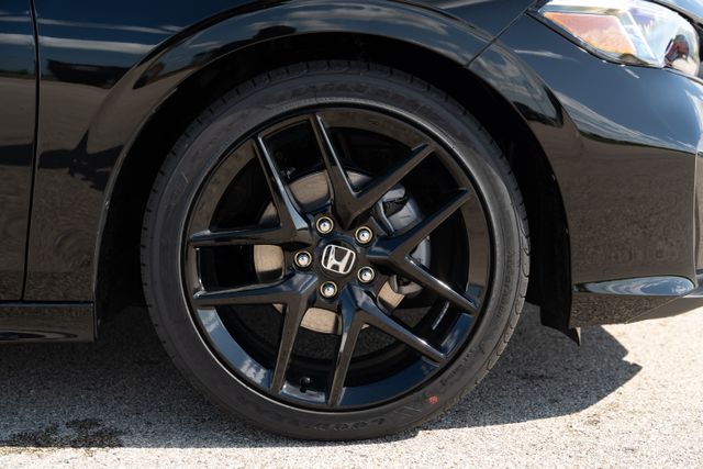 Vehicle image 12 of 33