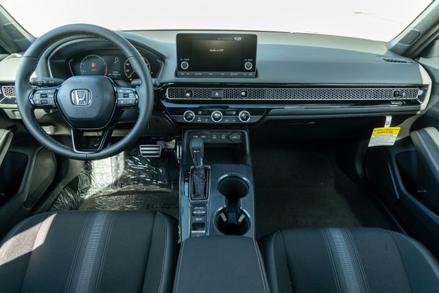 Vehicle image 18 of 33
