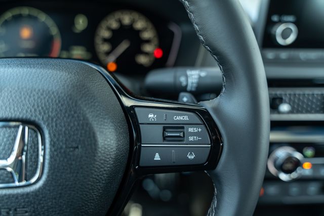 Vehicle image 20 of 33