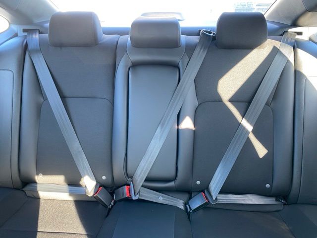 Vehicle image 10 of 19