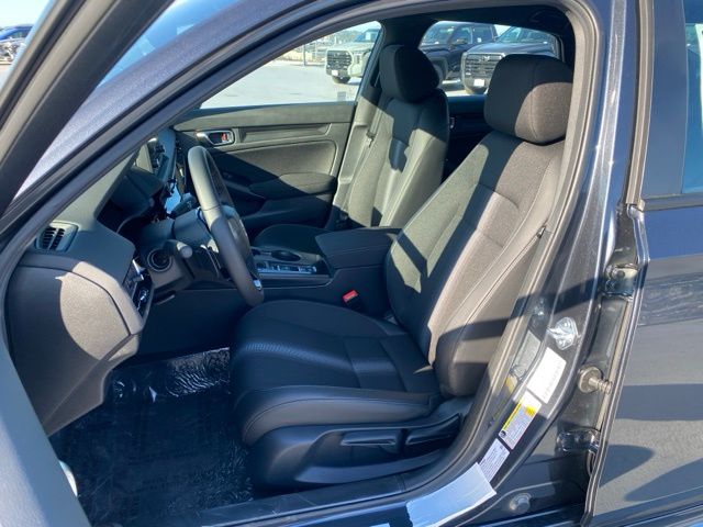 Vehicle image 9 of 19