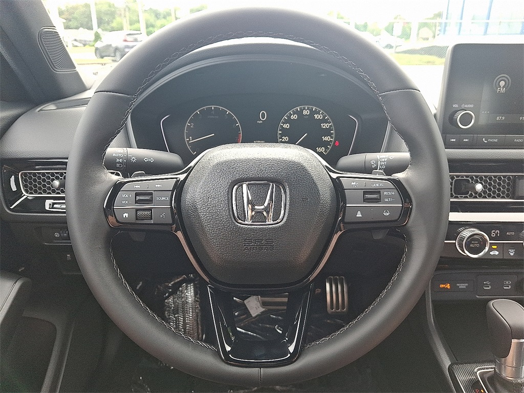 Vehicle image 11 of 12