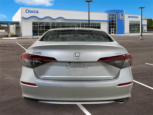 Vehicle image 6 of 24