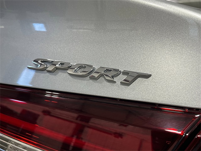 Vehicle image 23 of 24