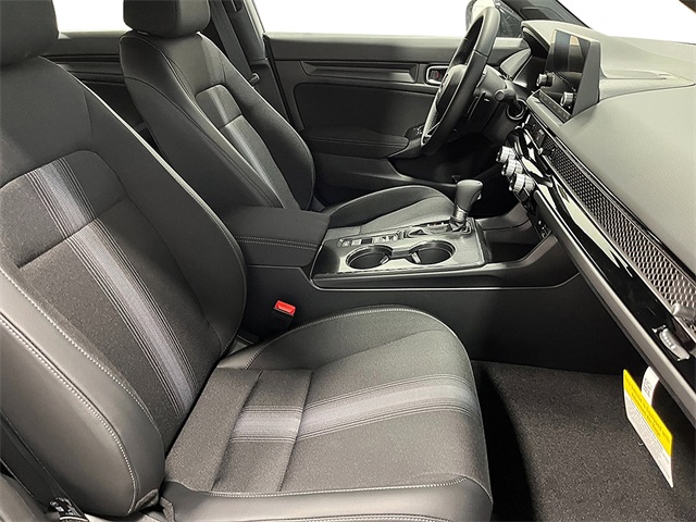 Vehicle image 14 of 24