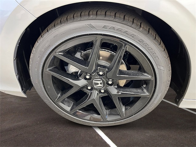 Vehicle image 10 of 24