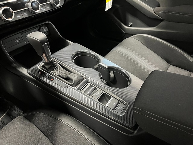 Vehicle image 19 of 24