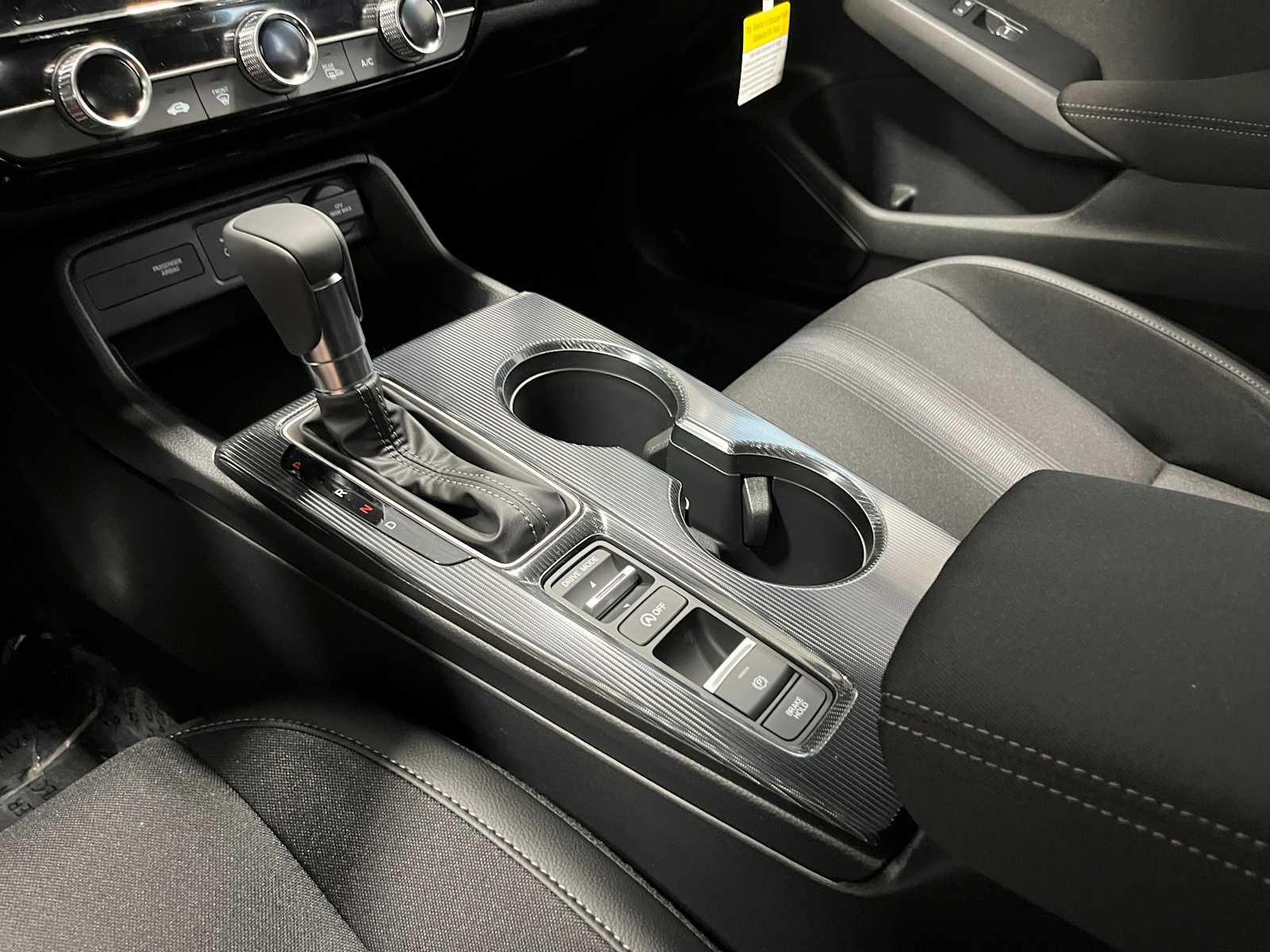 Vehicle image 21 of 24