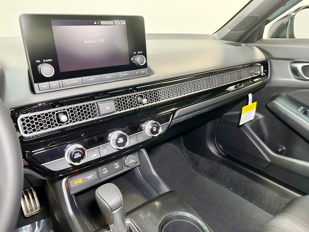 Vehicle image 16 of 23