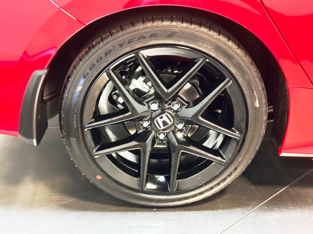 Vehicle image 10 of 23