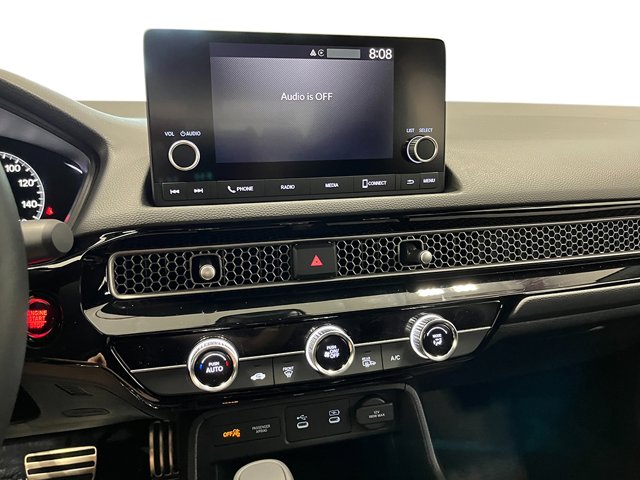 Vehicle image 19 of 21