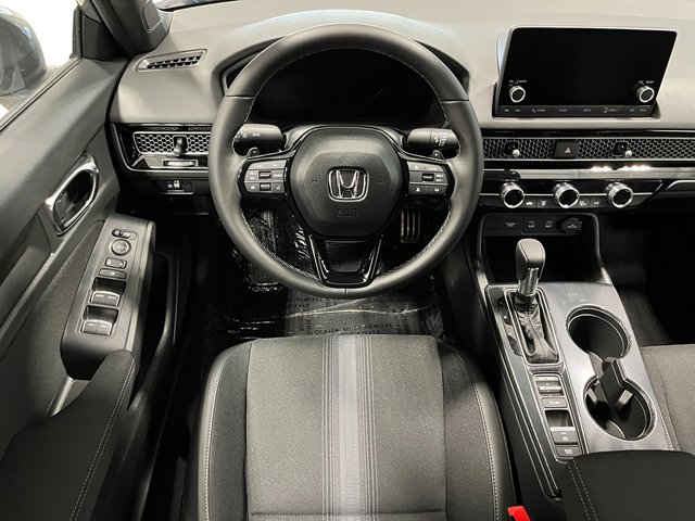 Vehicle image 18 of 21