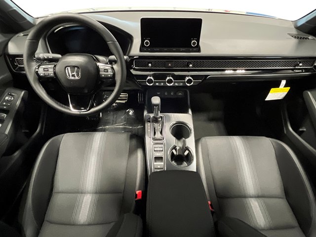 Vehicle image 17 of 21