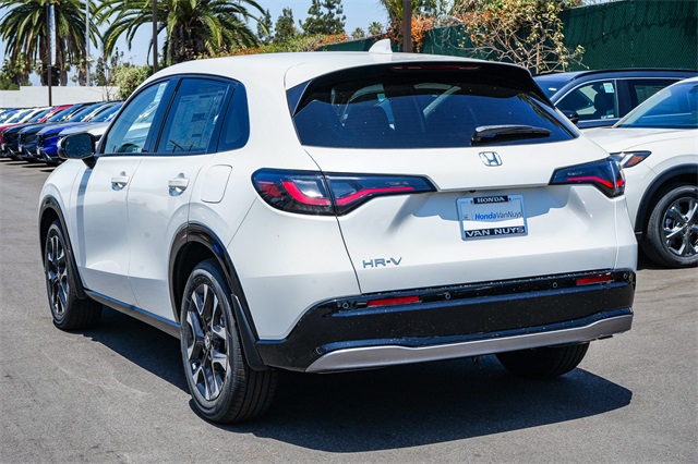 Vehicle image 9 of 49