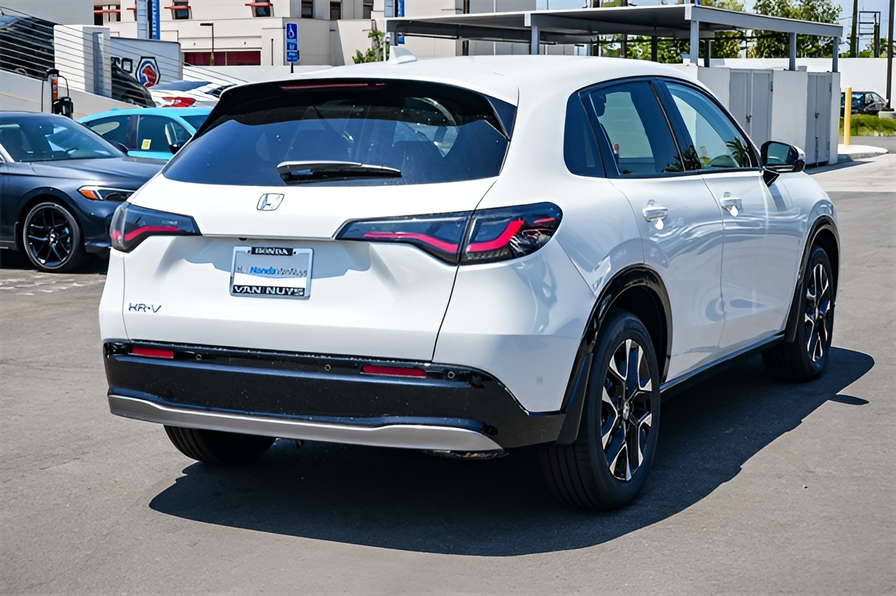 Vehicle image 46 of 49