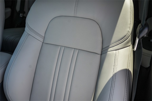 Vehicle image 39 of 49