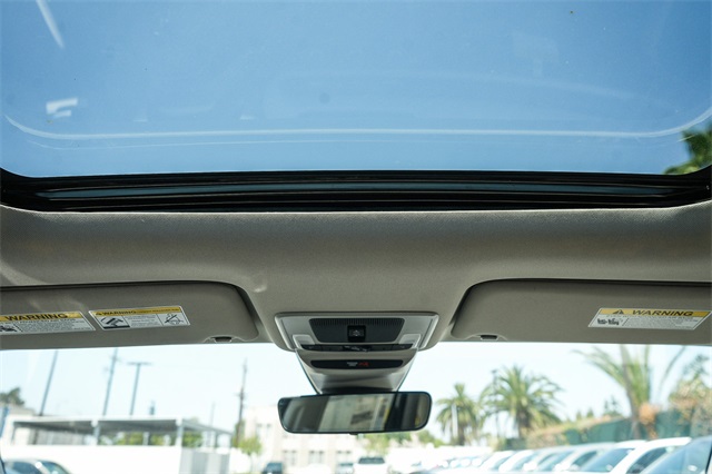 Vehicle image 28 of 49