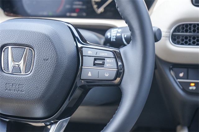 Vehicle image 26 of 49