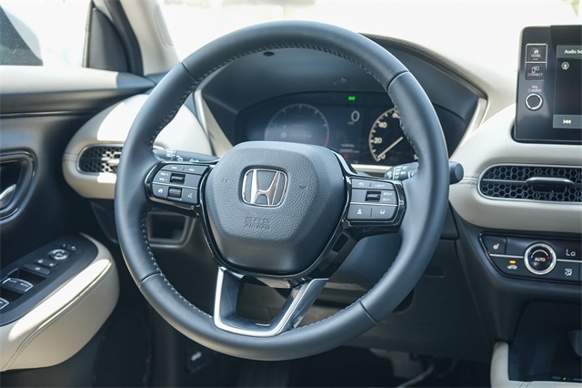 Vehicle image 23 of 49