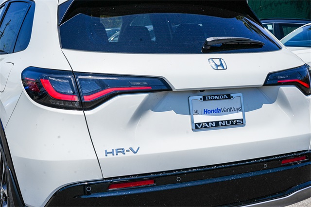 Vehicle image 14 of 49